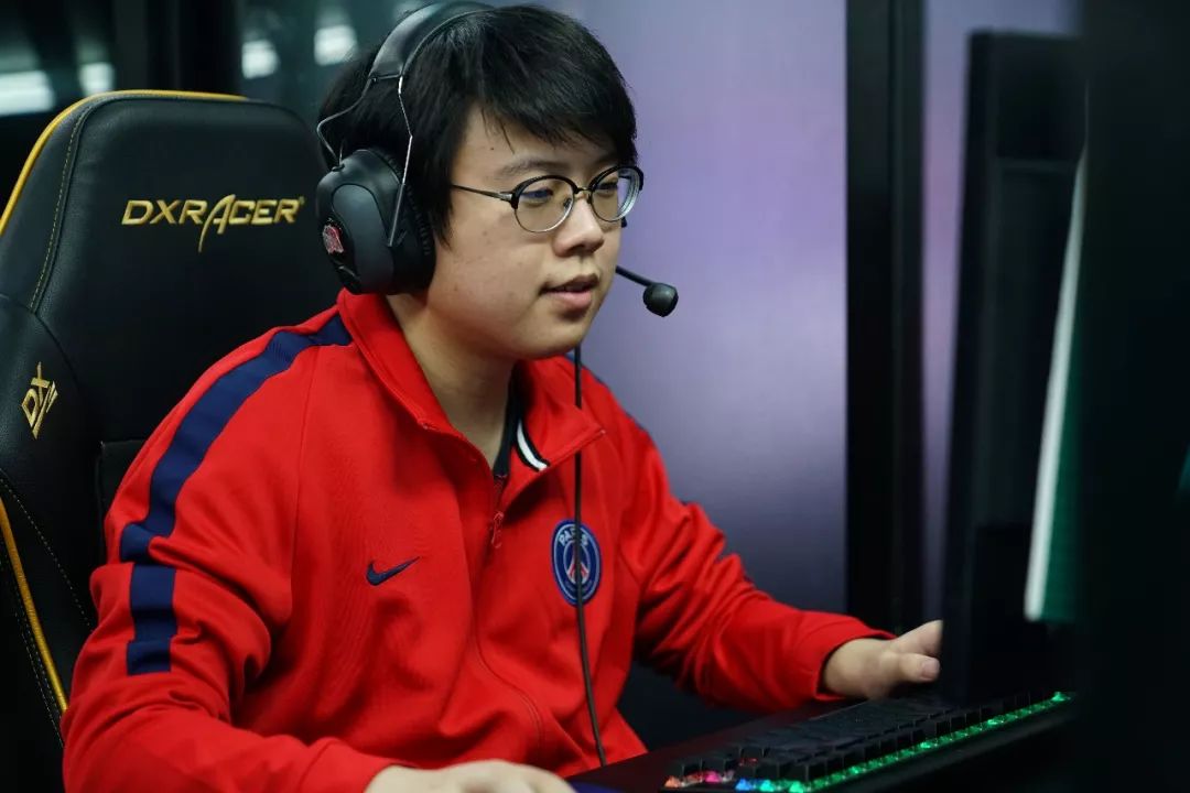 他在推进